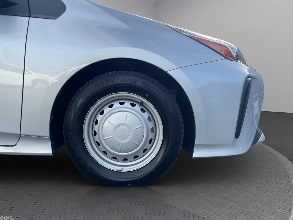 Toyota Prius Hatchback, Petrol Hybrid, 2023, Silver
