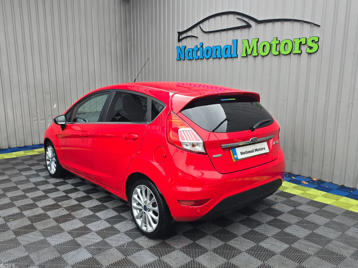 Ford Fiesta Hatchback, Petrol, 2015, Red
