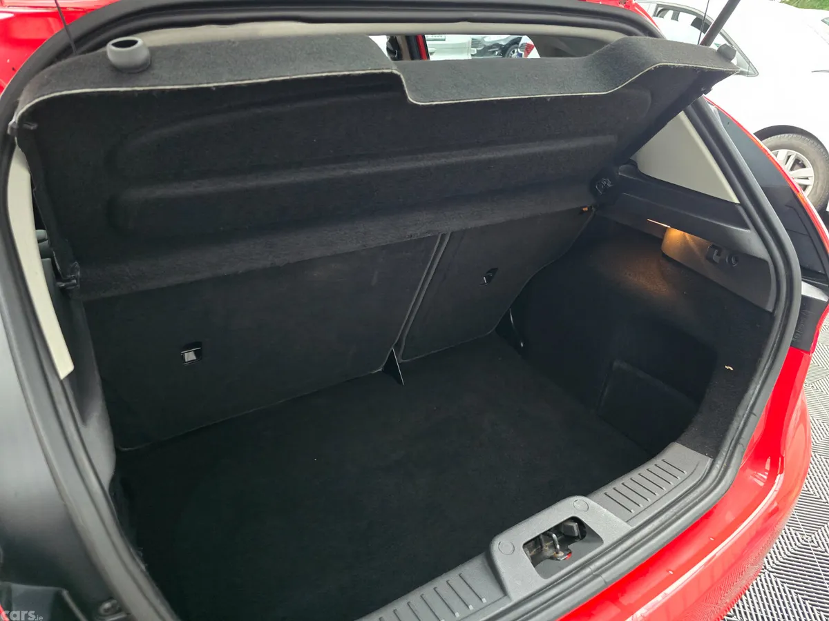 Ford Fiesta Hatchback, Petrol, 2015, Red