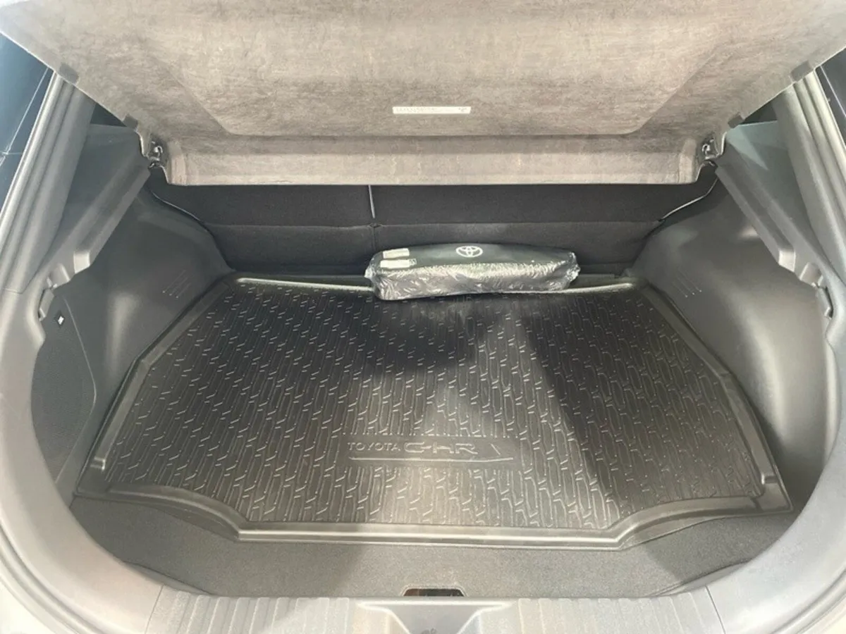 Toyota C-HR Estate, Electric, 2026, Grey