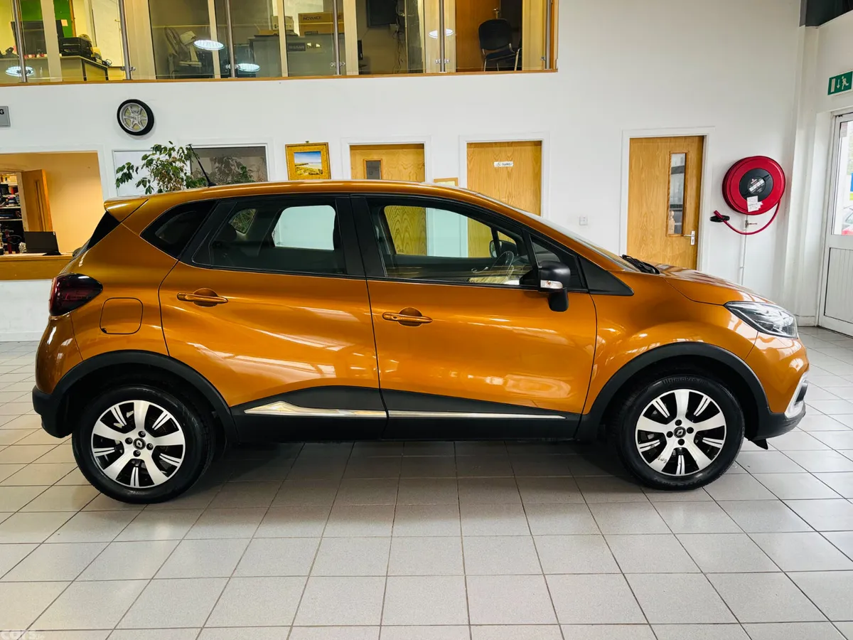 Renault Captur Hatchback, Diesel, 2019, Orange