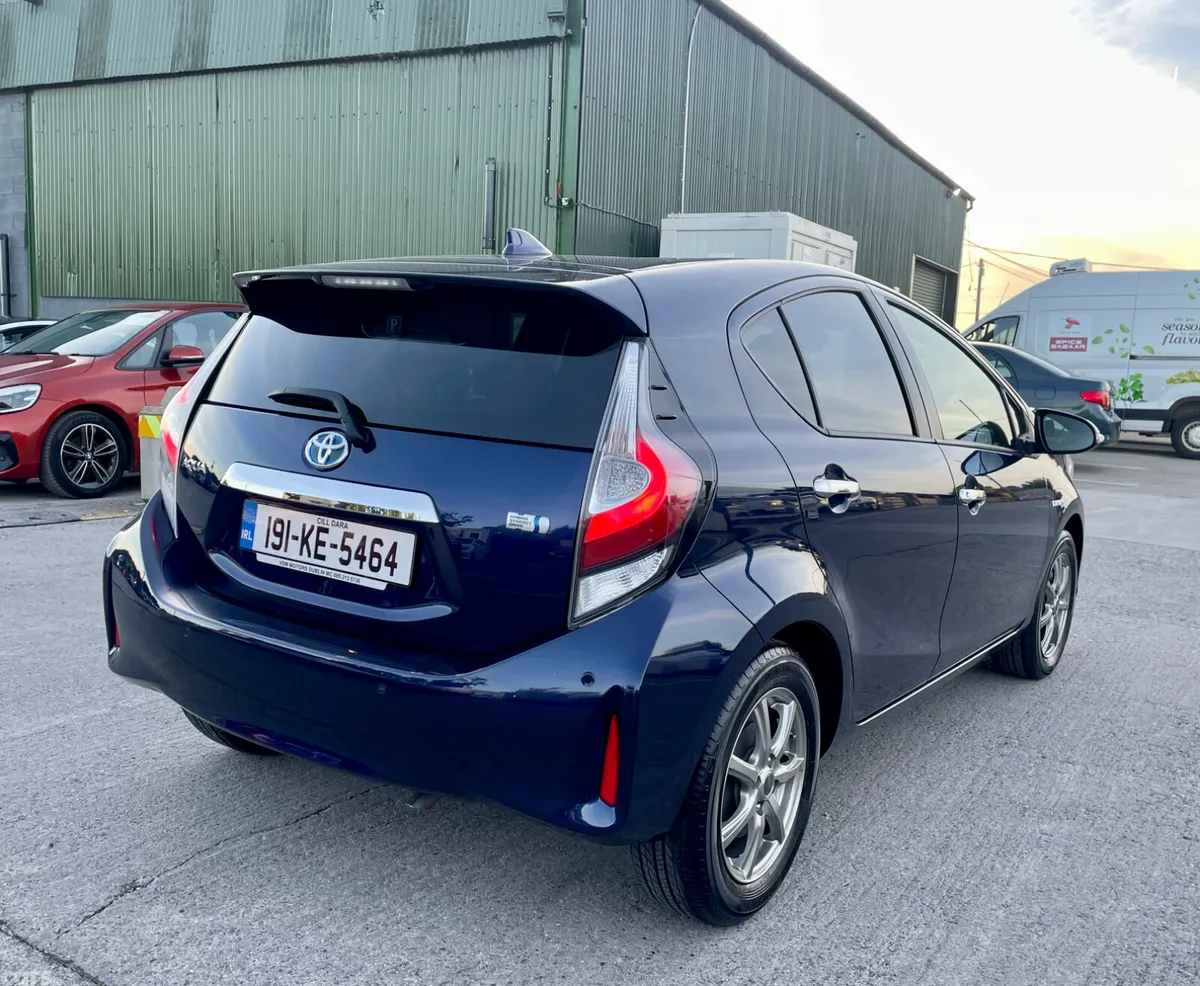 Toyota Aqua Hatchback, Petrol Hybrid, 2019, Blue