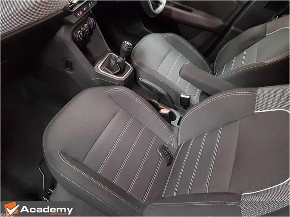 Dacia Sandero Hatchback, Petrol, 2024, Green