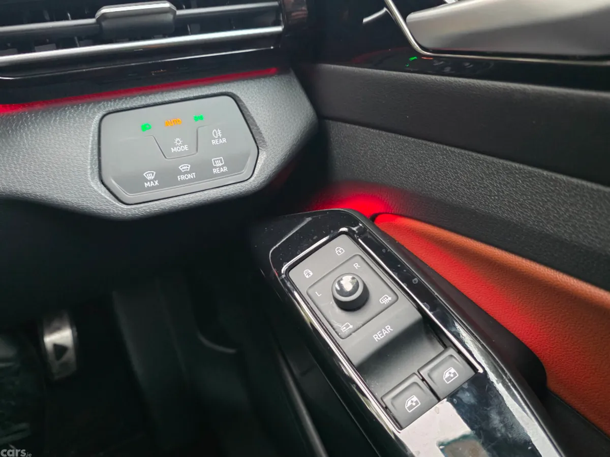 Volkswagen ID.4 Hatchback, Electric, 2022, Red