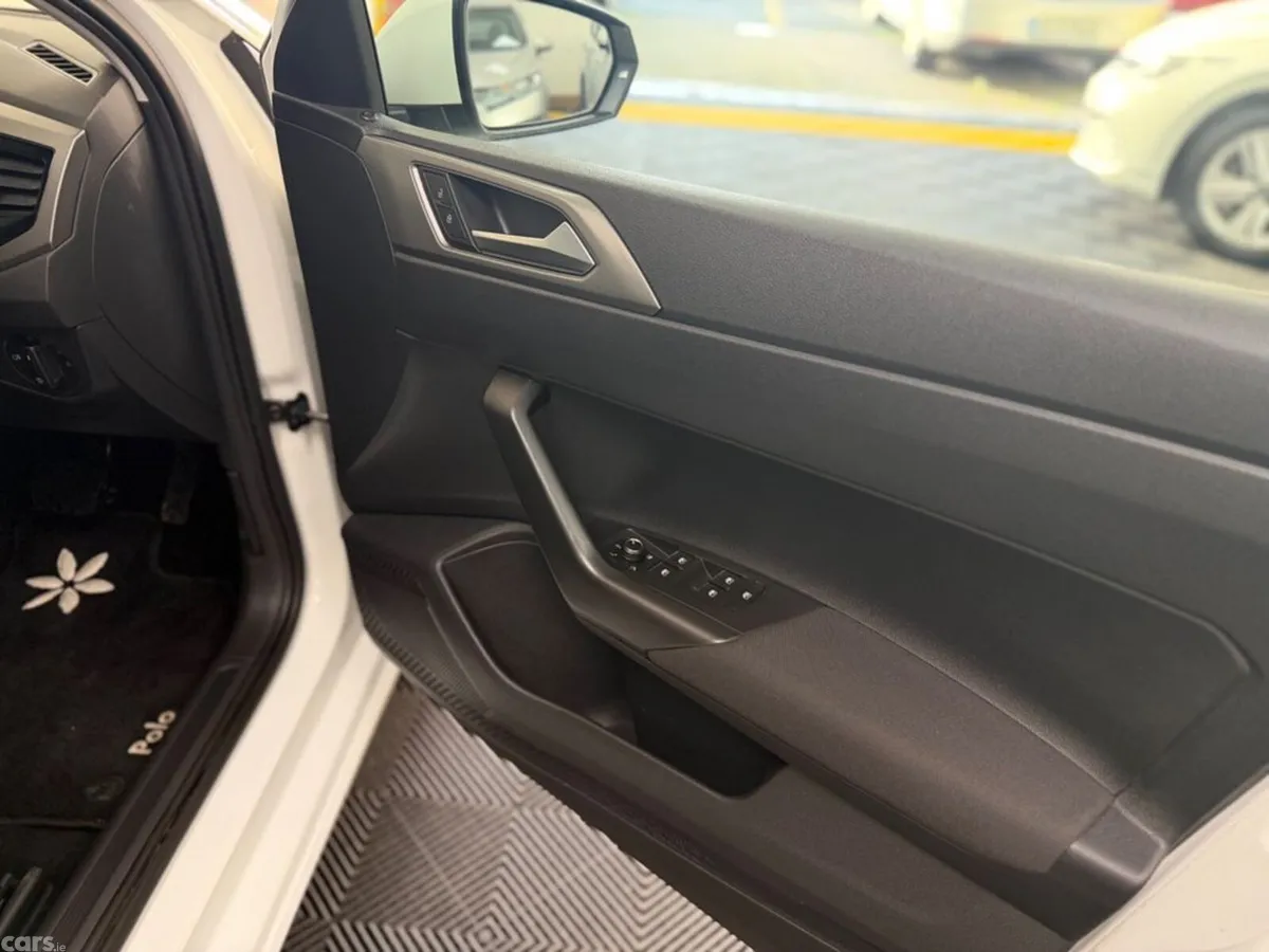 Volkswagen Polo Hatchback, Petrol, 2018, White