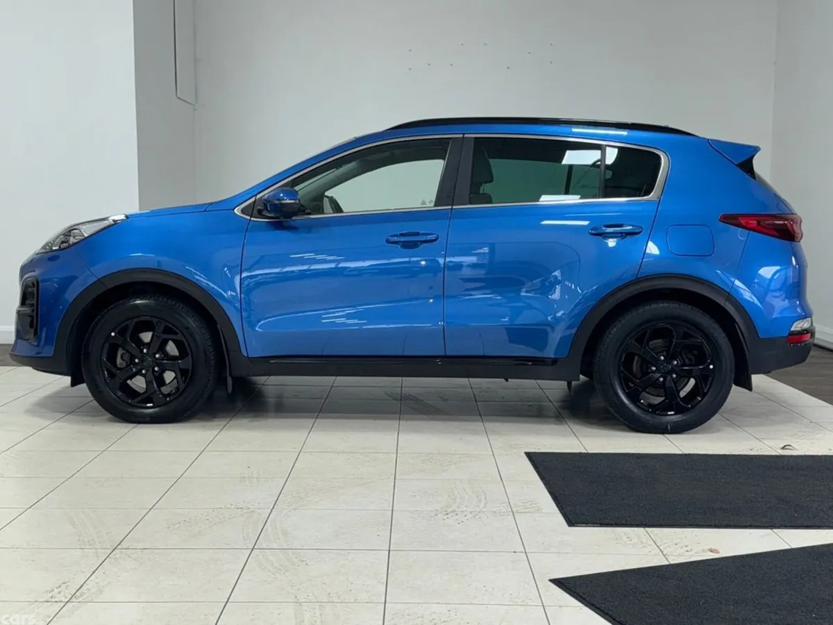 Kia Sportage MPV, Diesel Hybrid, 2021, Blue