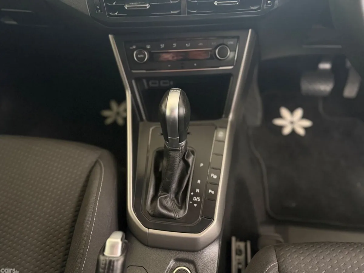 Volkswagen Polo Hatchback, Petrol, 2018, White