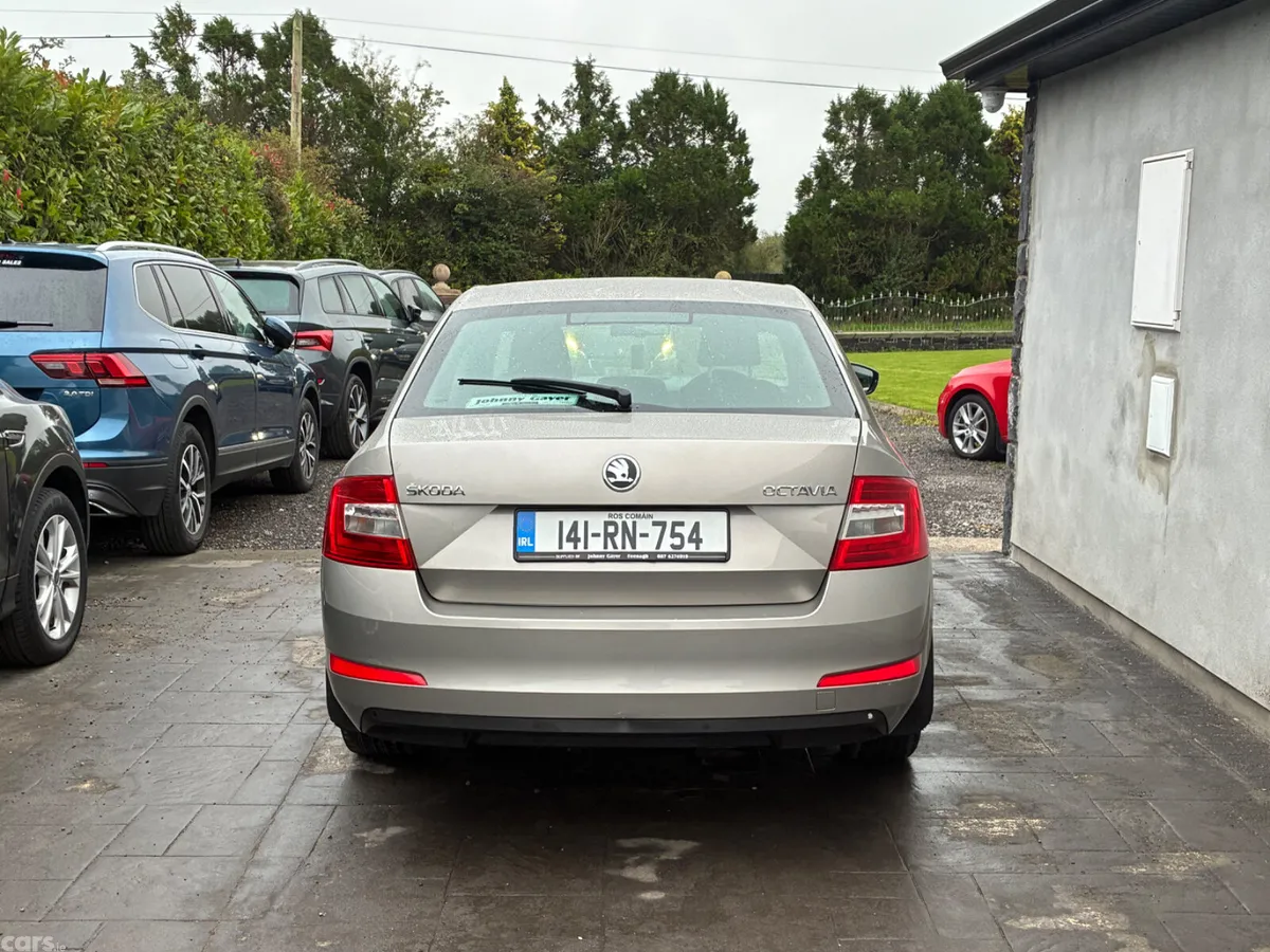 Skoda Octavia Saloon, Diesel, 2014, Beige