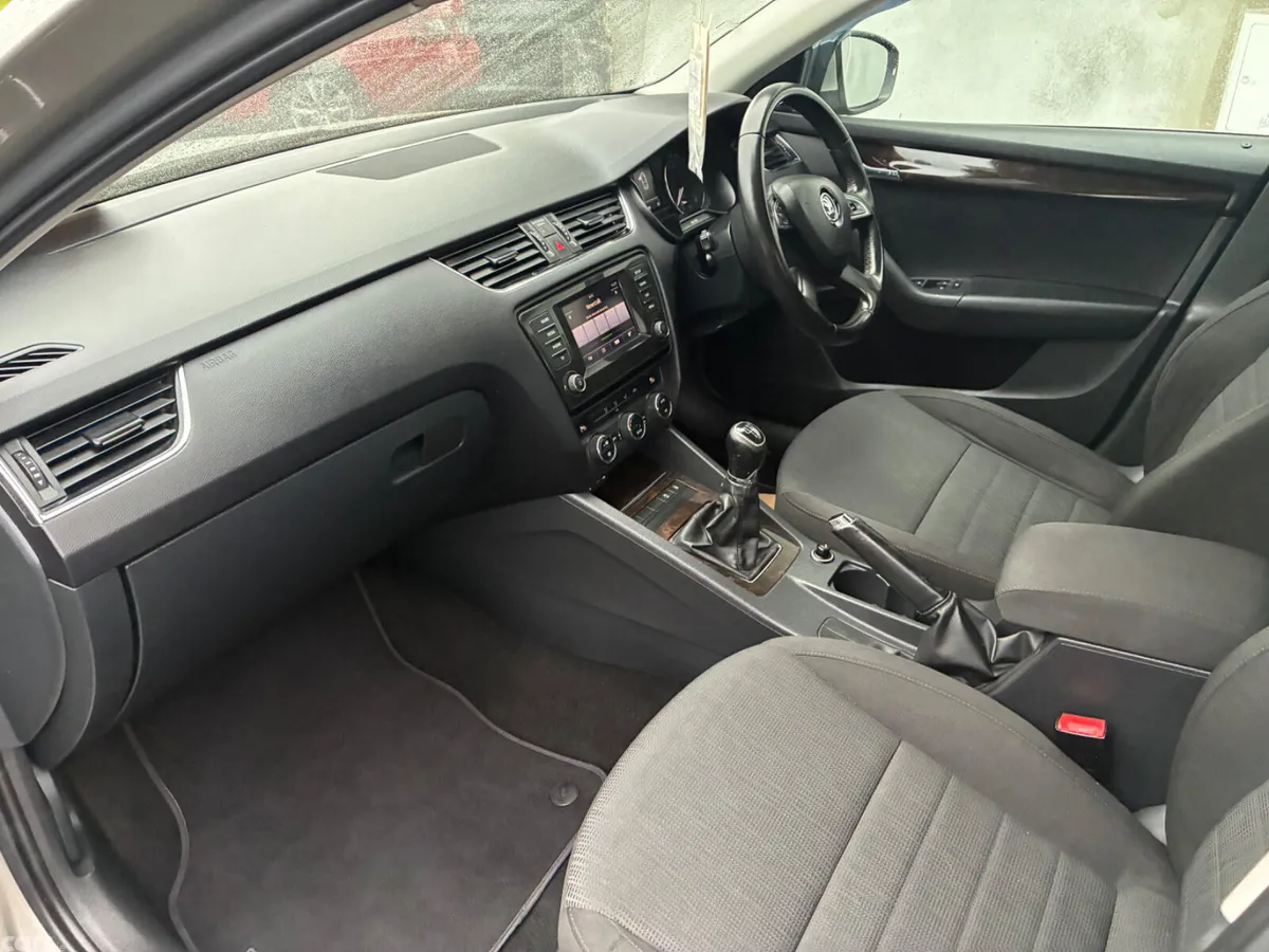 Skoda Octavia Saloon, Diesel, 2014, Beige