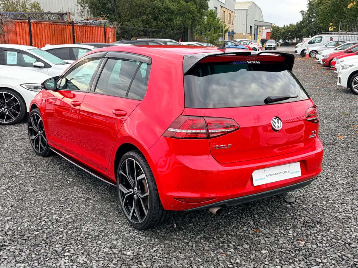 Volkswagen Golf Hatchback, Petrol, 2017, Red