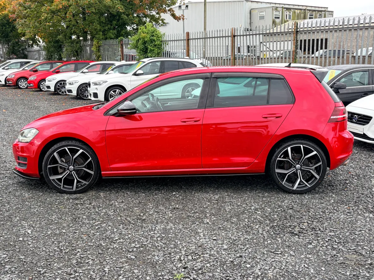Volkswagen Golf Hatchback, Petrol, 2017, Red