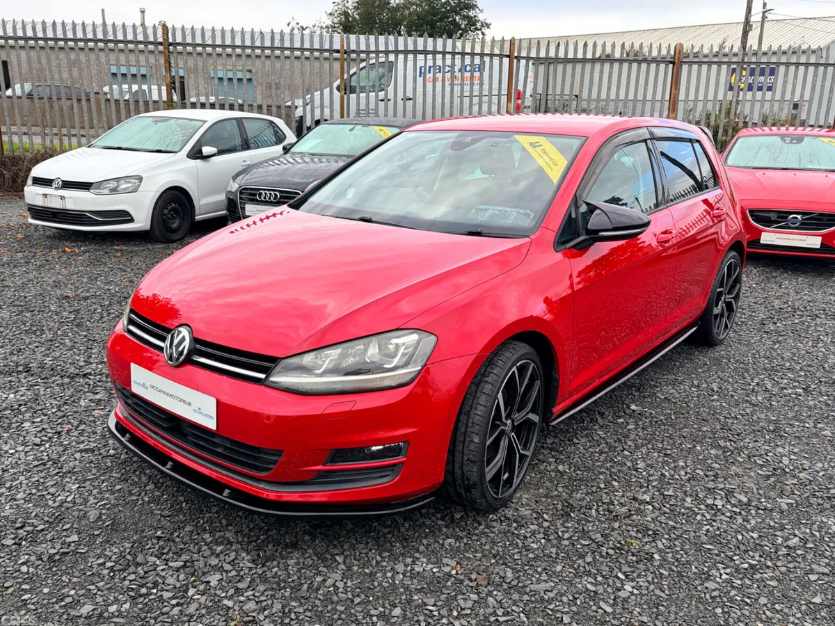 Volkswagen Golf Hatchback, Petrol, 2017, Red