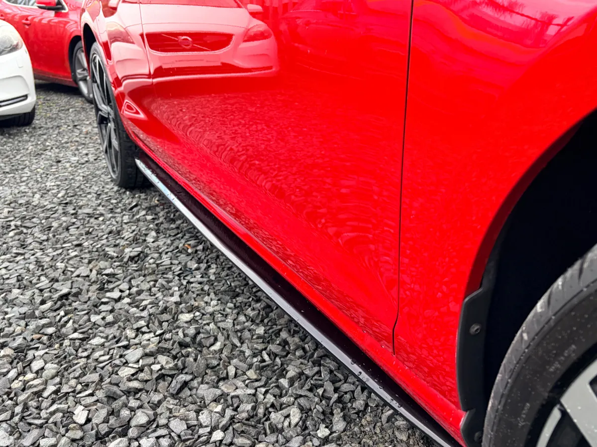 Volkswagen Golf Hatchback, Petrol, 2017, Red