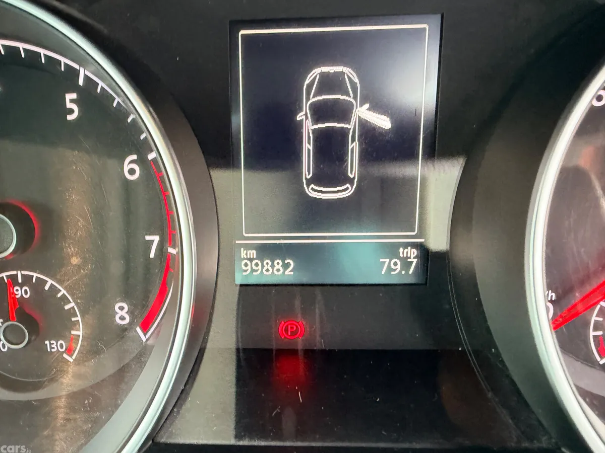 Volkswagen Golf Hatchback, Petrol, 2017, Red