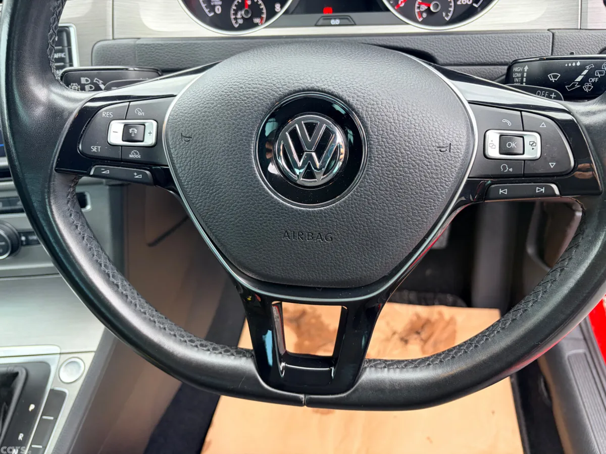 Volkswagen Golf Hatchback, Petrol, 2017, Red