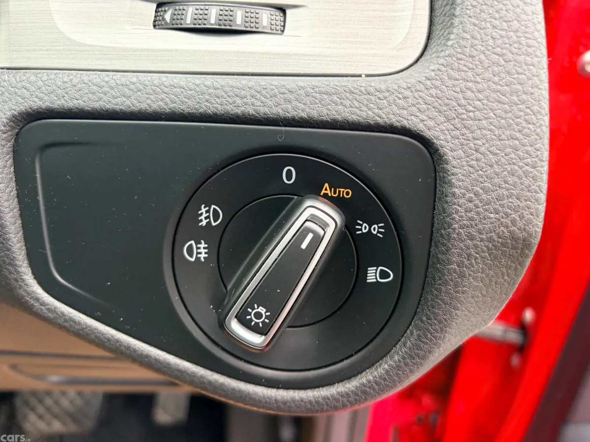 Volkswagen Golf Hatchback, Petrol, 2017, Red