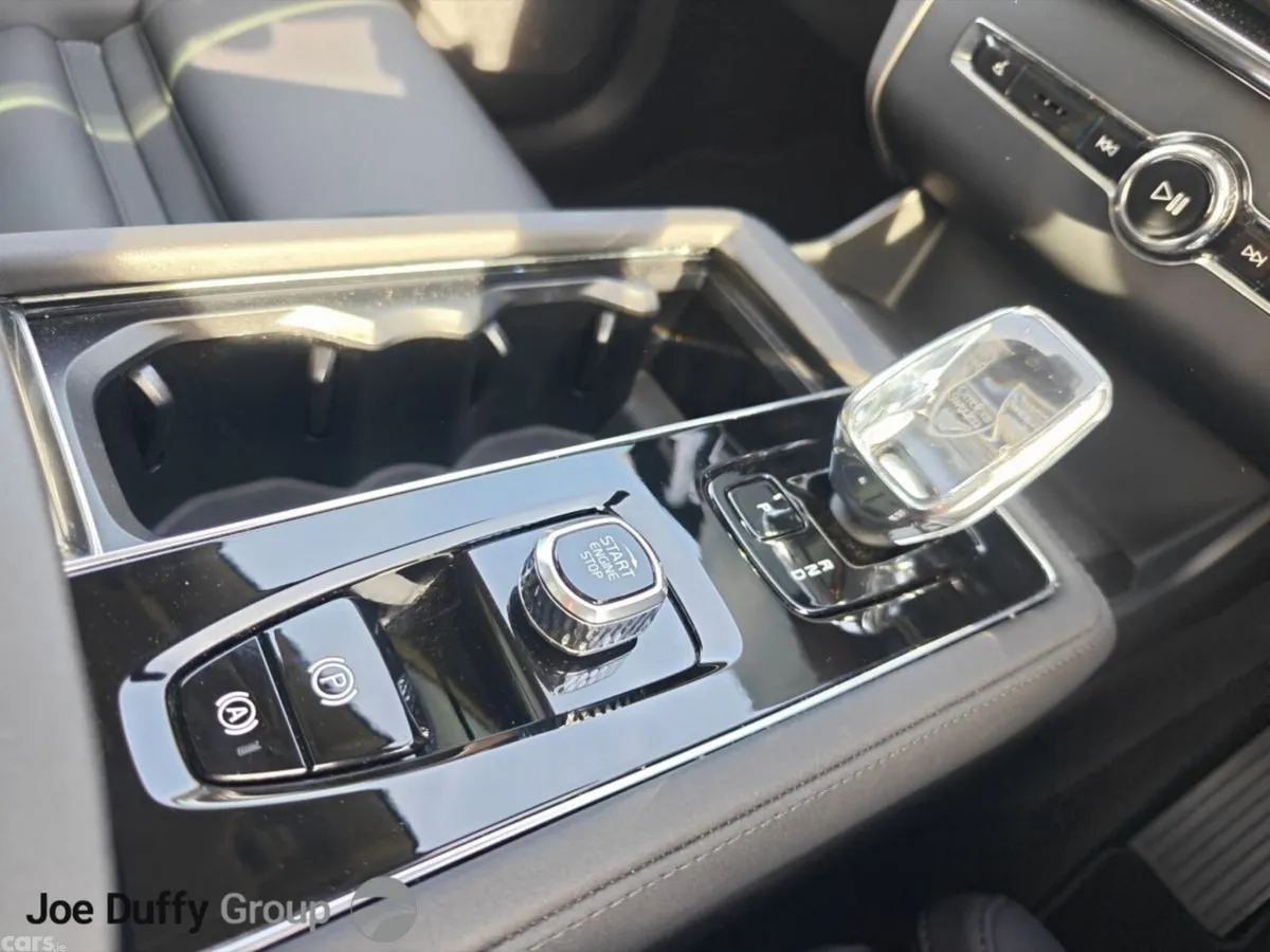 Volvo XC90 SUV, Petrol Plug-in Hybrid, 2025, Grey
