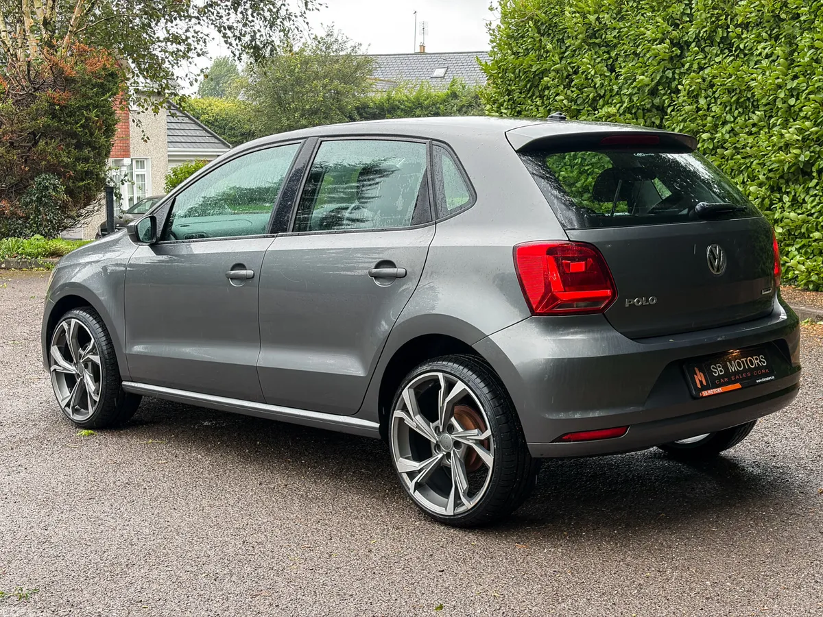 Volkswagen Polo Hatchback, Petrol, 2015, Grey