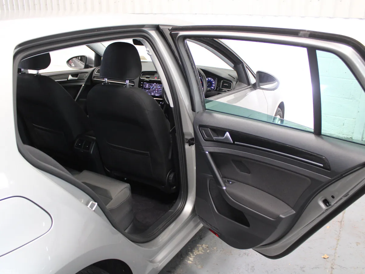 Volkswagen Golf Hatchback, Petrol, 2018, Silver