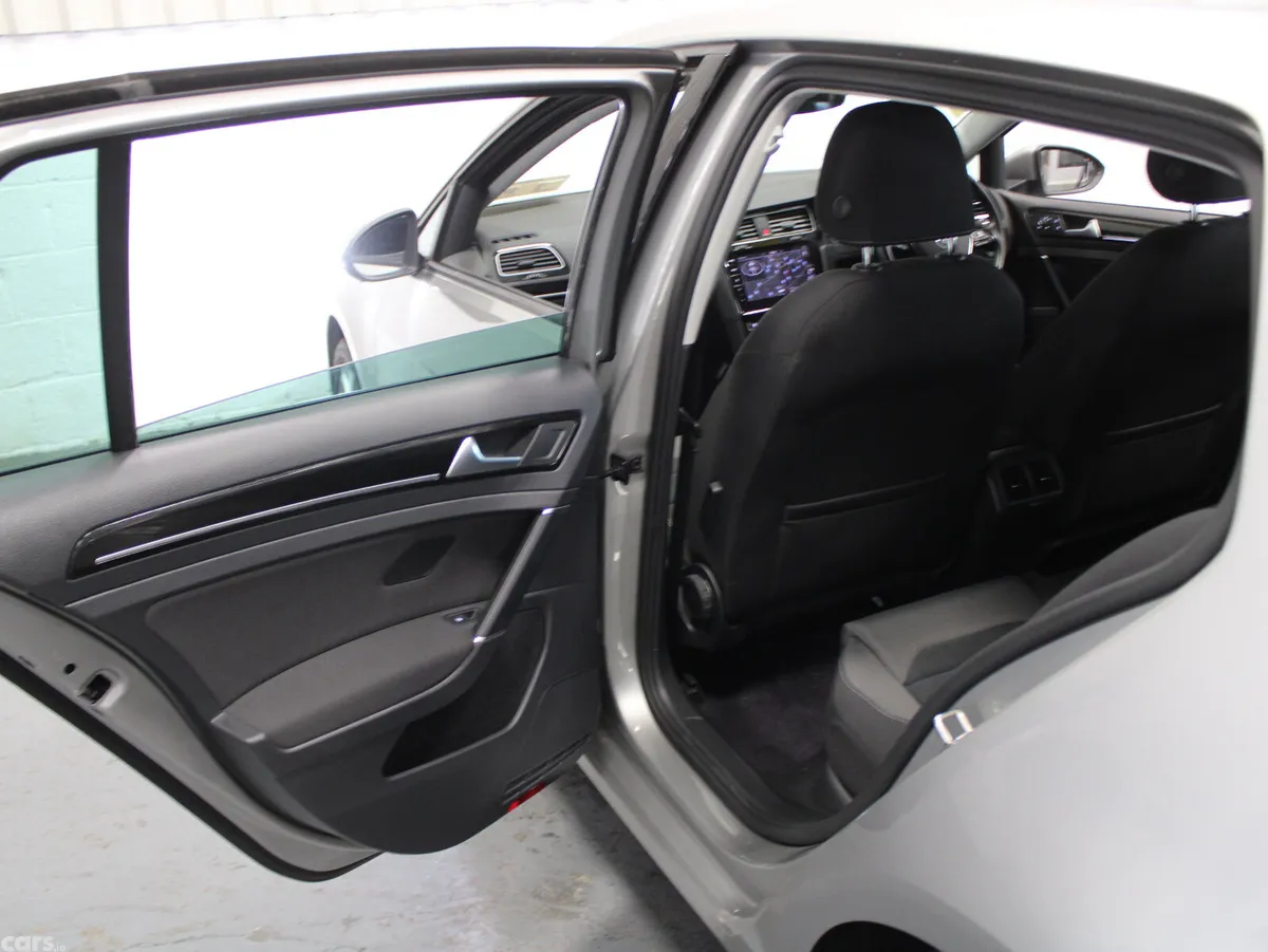 Volkswagen Golf Hatchback, Petrol, 2018, Silver