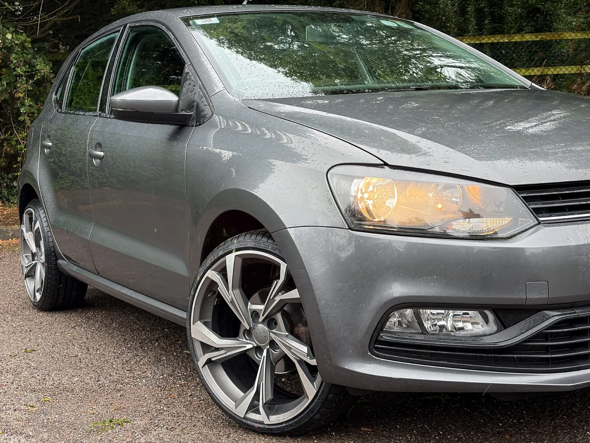 Volkswagen Polo Hatchback, Petrol, 2015, Grey