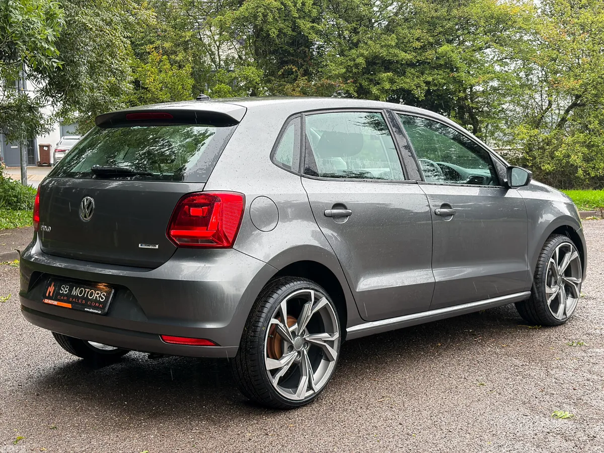 Volkswagen Polo Hatchback, Petrol, 2015, Grey