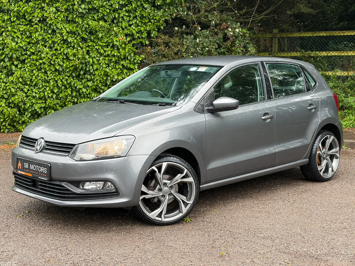 Volkswagen Polo Hatchback, Petrol, 2015, Grey