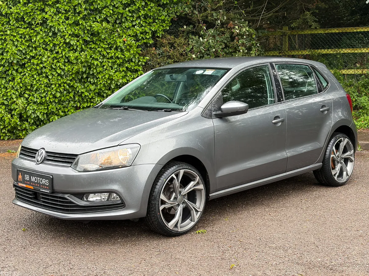 Volkswagen Polo Hatchback, Petrol, 2015, Grey