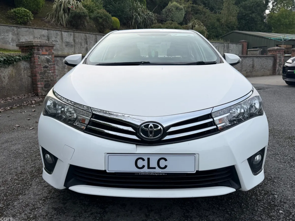 Toyota Corolla Saloon, Diesel, 2015, White