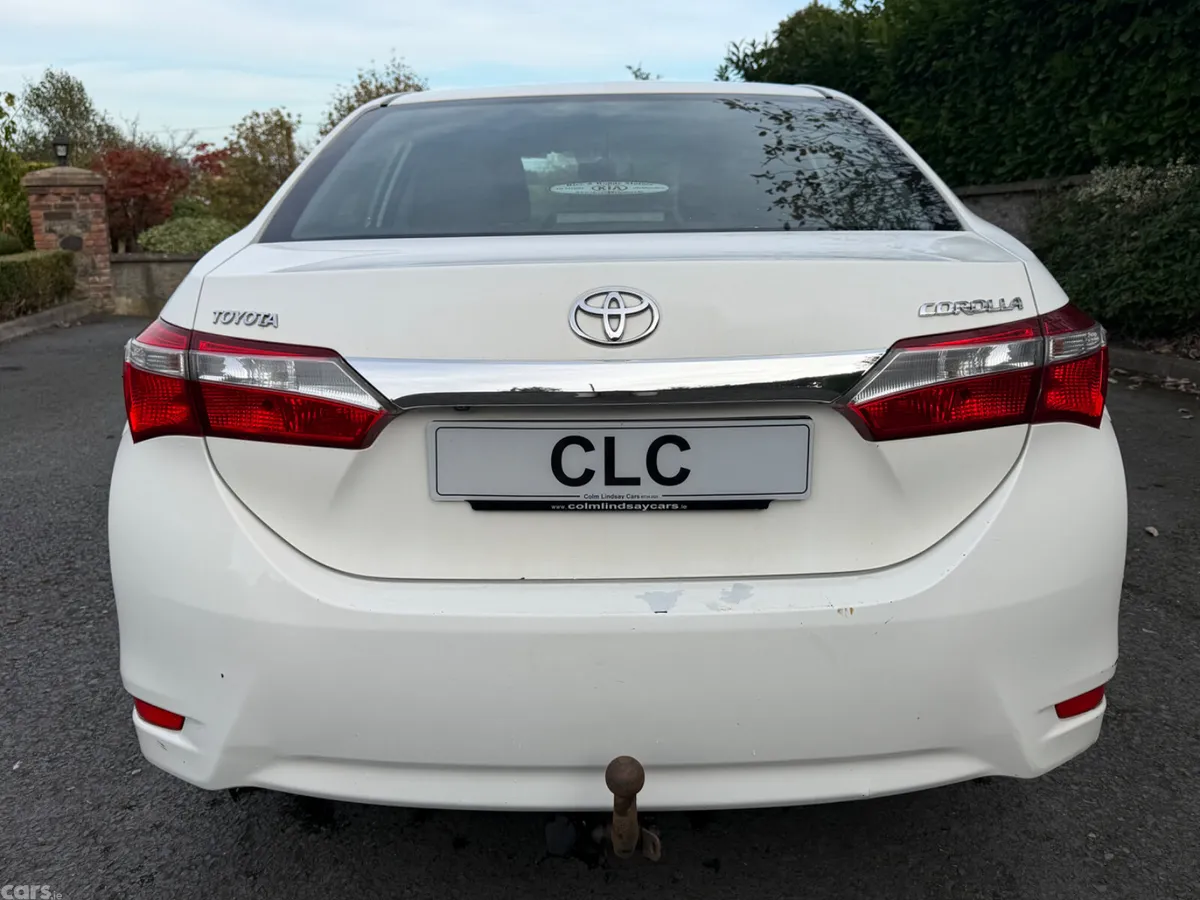 Toyota Corolla Saloon, Diesel, 2015, White