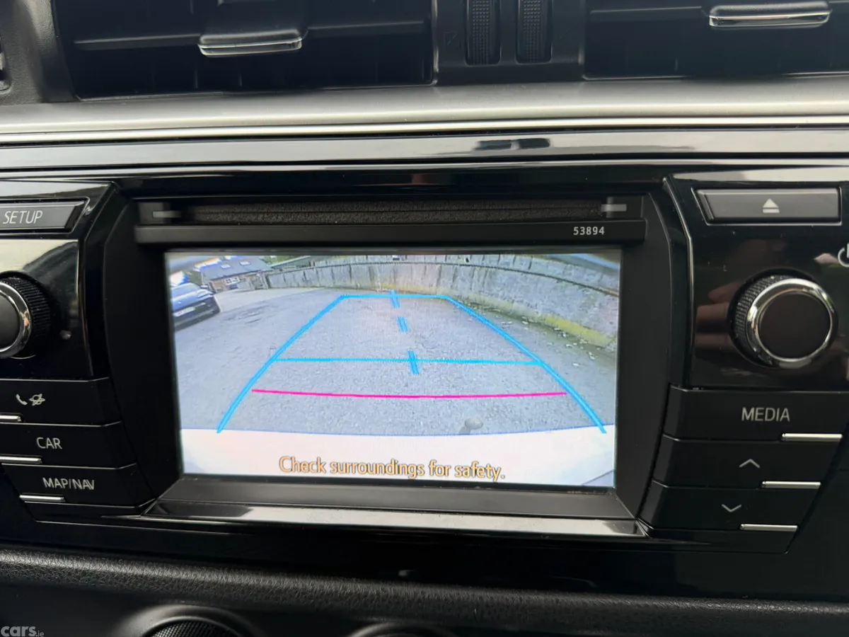 Toyota Corolla Saloon, Diesel, 2015, White