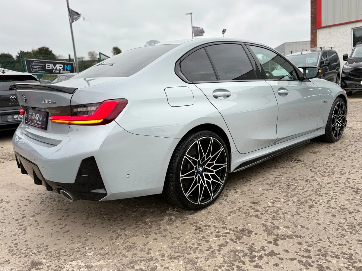 BMW 3-Series Saloon, Petrol Hybrid, 2023, Grey