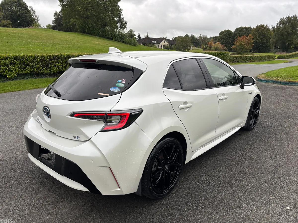Toyota Corolla Hatchback, Petrol Hybrid, 2018, White