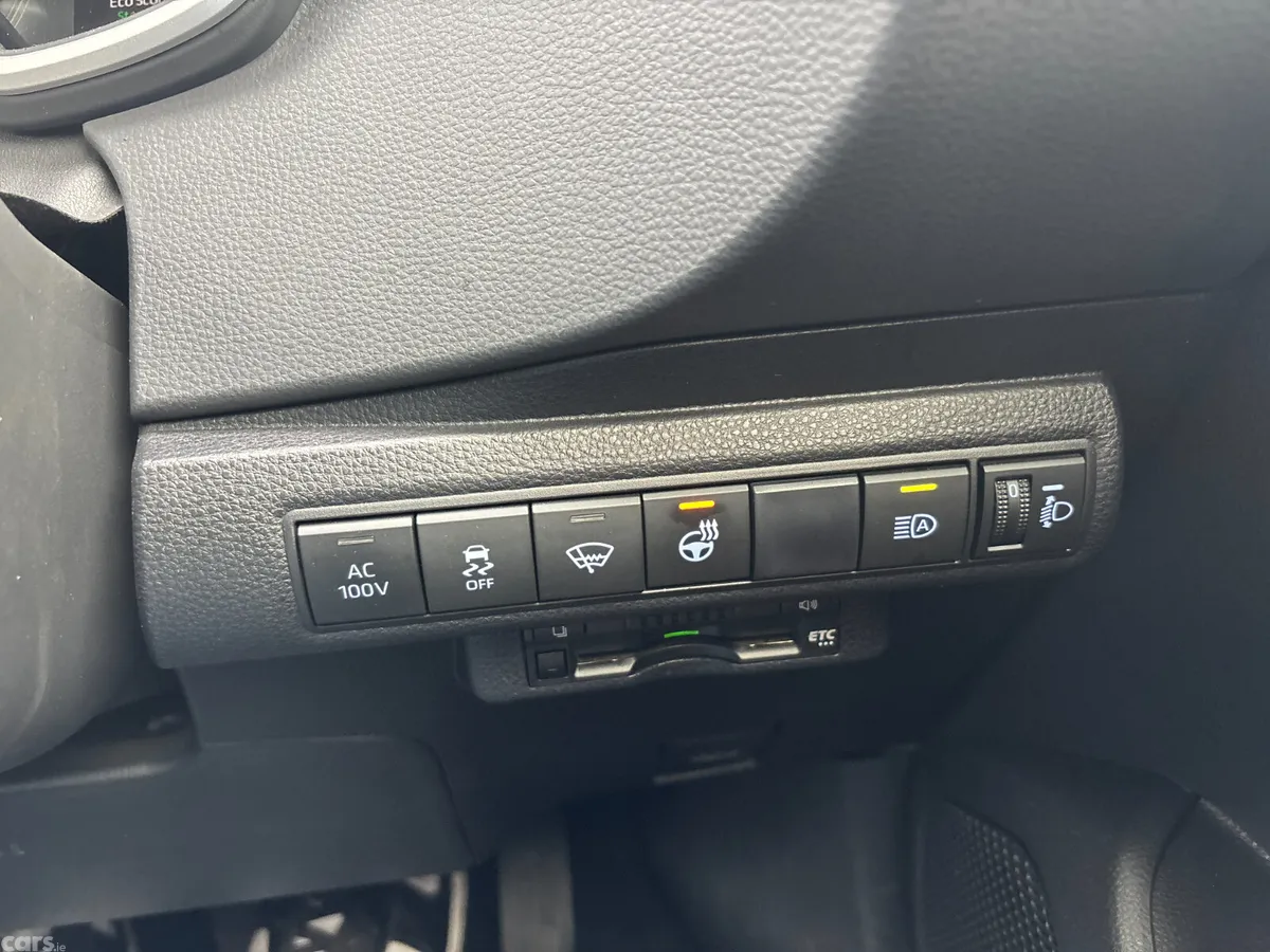 Toyota Corolla Hatchback, Petrol Hybrid, 2018, White