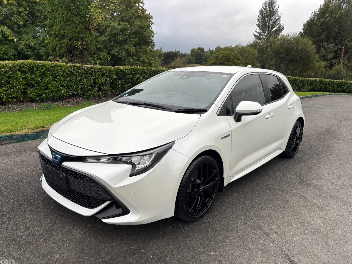 Toyota Corolla Hatchback, Petrol Hybrid, 2018, White