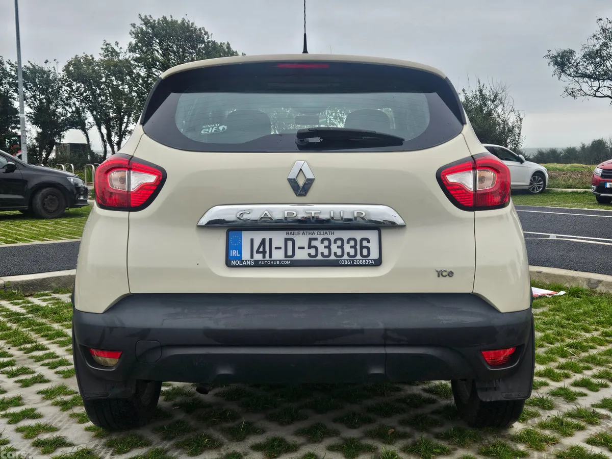 Renault Captur SUV, Petrol, 2014, White