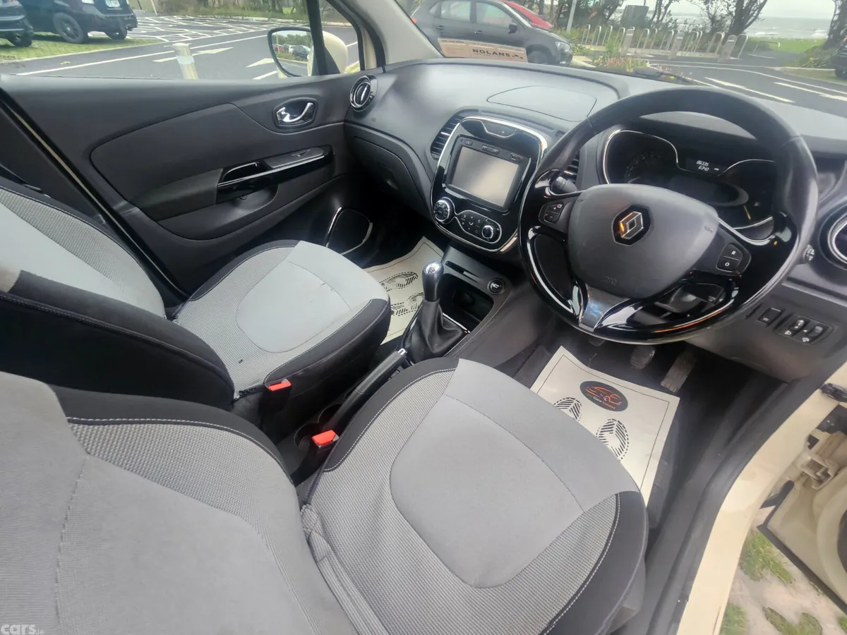 Renault Captur SUV, Petrol, 2014, White