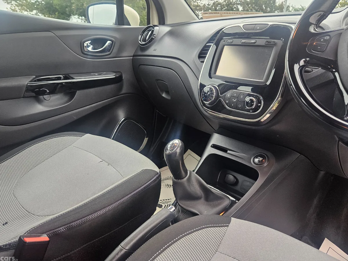 Renault Captur SUV, Petrol, 2014, White