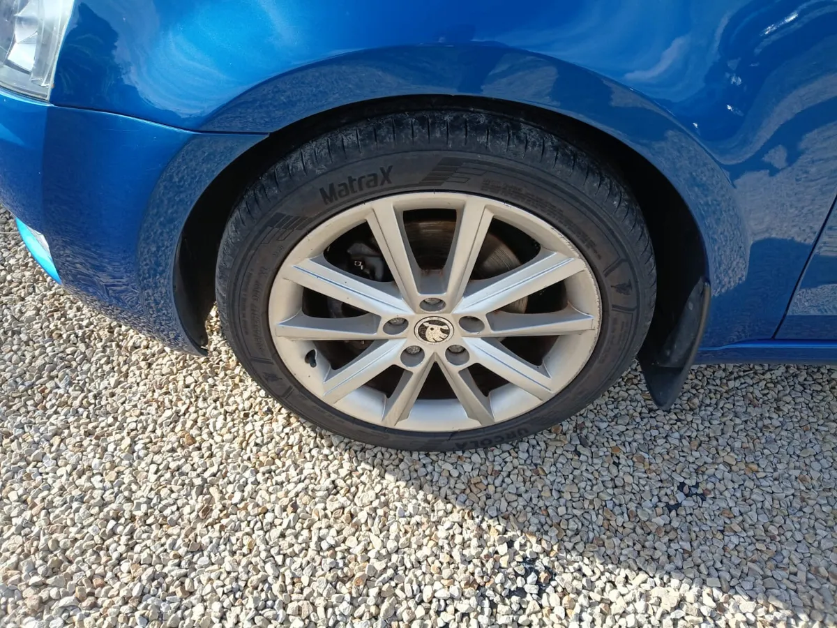 Skoda Octavia Saloon, Petrol, 2017, Blue