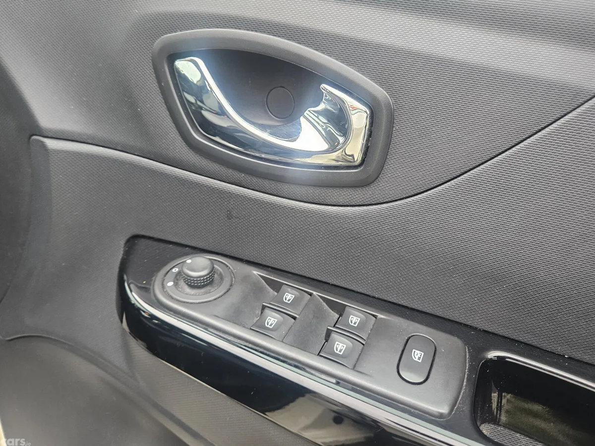 Renault Captur SUV, Petrol, 2014, White