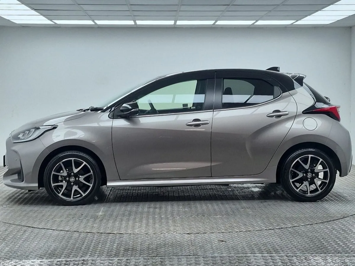 Toyota Yaris Hatchback, Petrol Hybrid, 2023, Brown