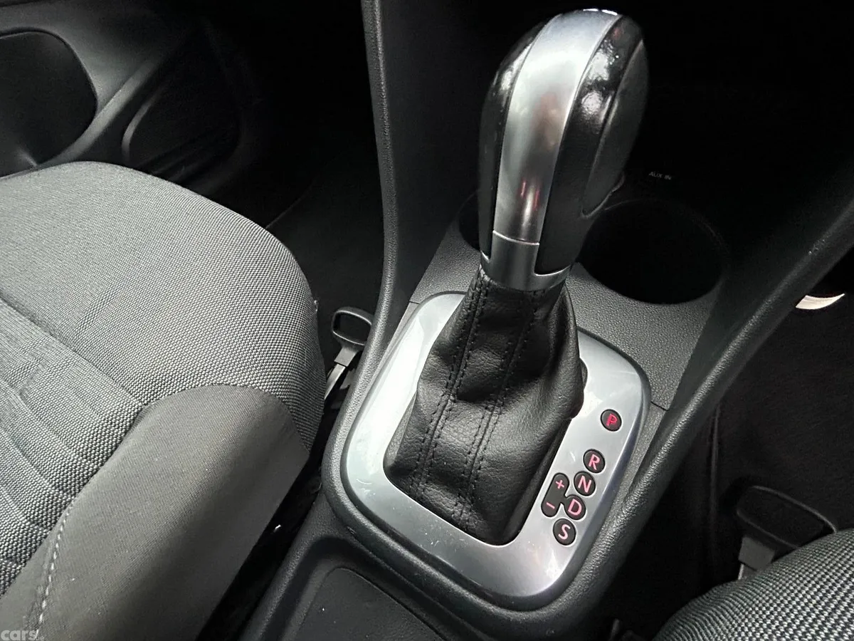 Volkswagen Polo Hatchback, Petrol, 2013, White