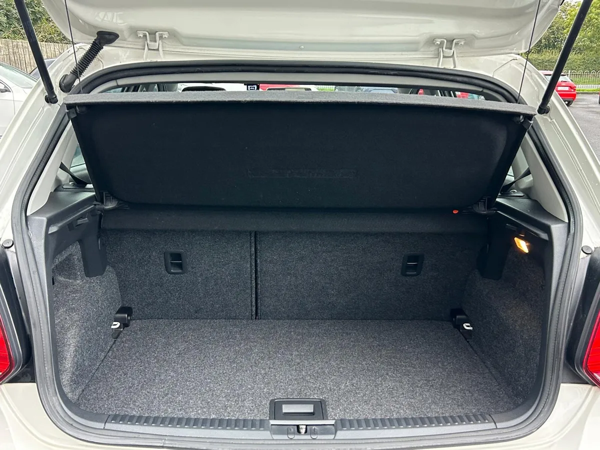 Volkswagen Polo Hatchback, Petrol, 2013, White