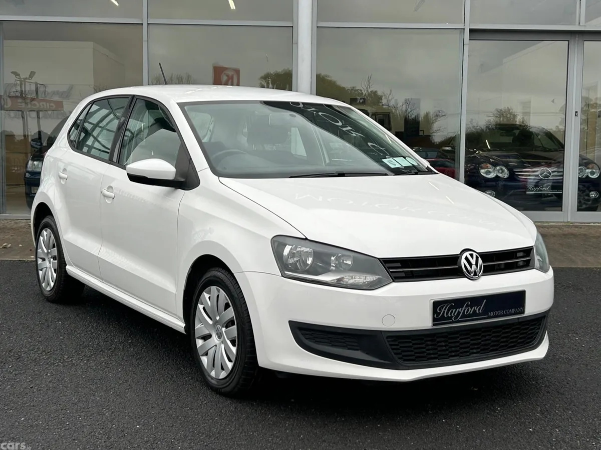 Volkswagen Polo Hatchback, Petrol, 2013, White
