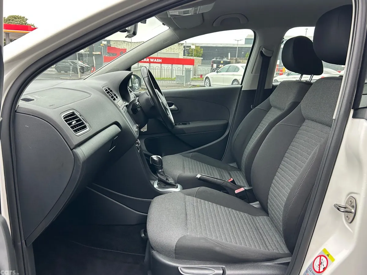Volkswagen Polo Hatchback, Petrol, 2013, White