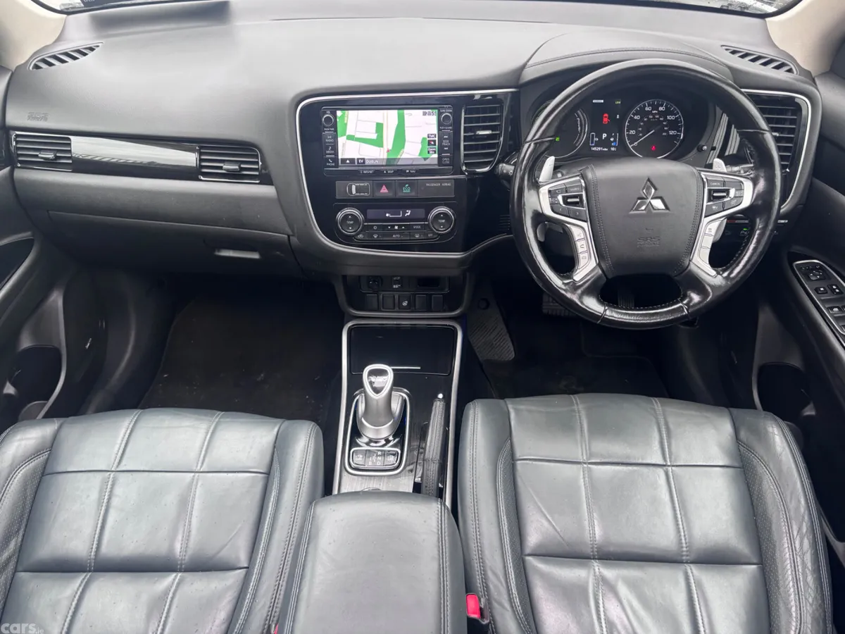 Mitsubishi Outlander SUV, Petrol Plug-in Hybrid, 2017, White