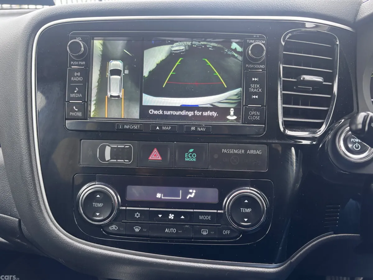 Mitsubishi Outlander SUV, Petrol Plug-in Hybrid, 2017, White