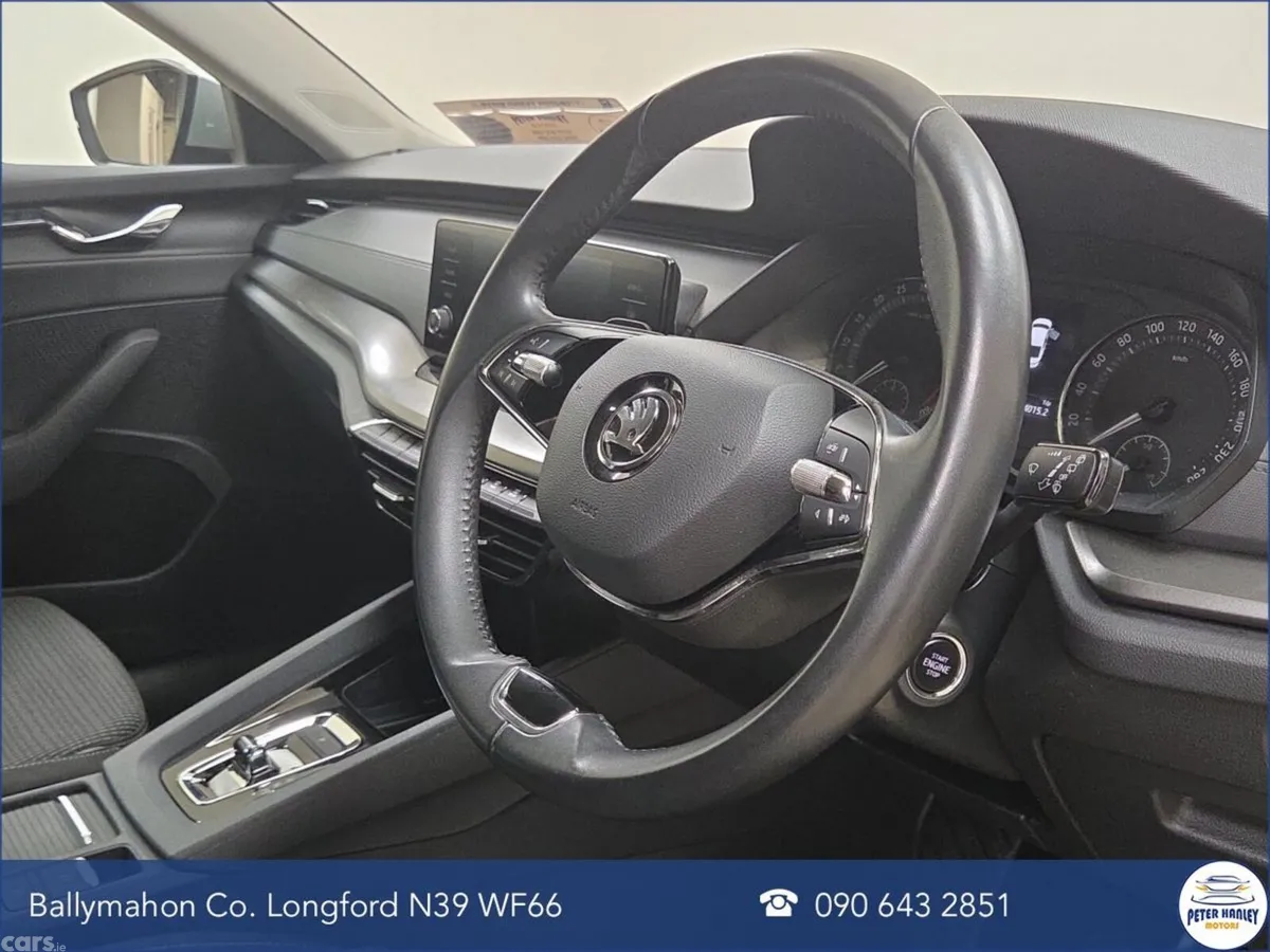 Skoda Octavia Saloon, Diesel, 2024, Grey