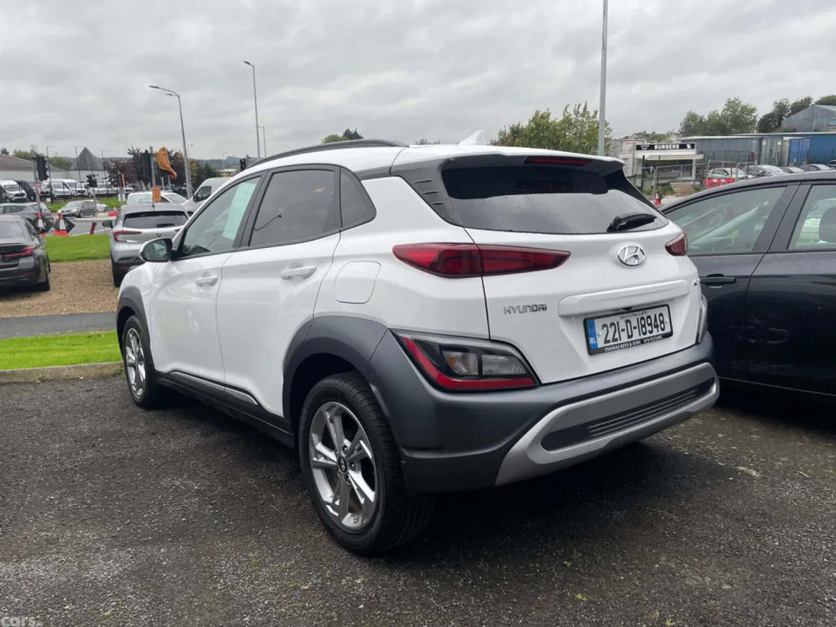 Hyundai KONA MPV, Petrol, 2022, White