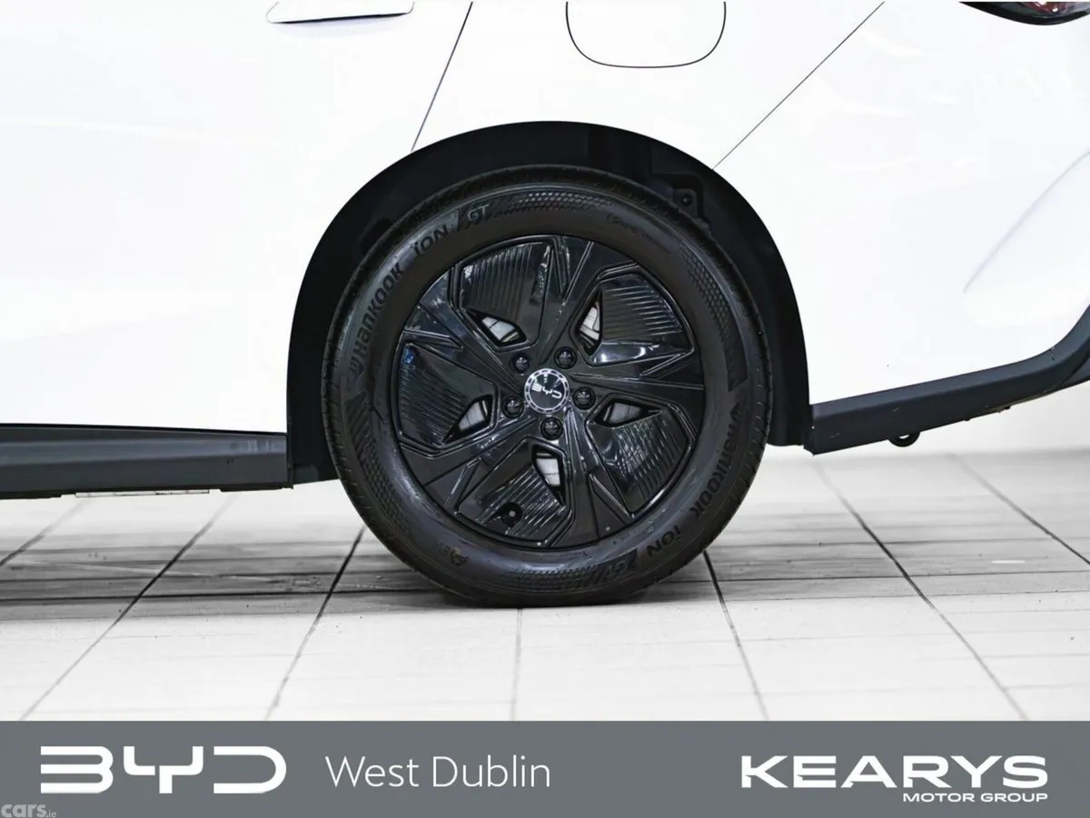 BYD Seal 6 Hatchback, Petrol Plug-in Hybrid, 2026, White